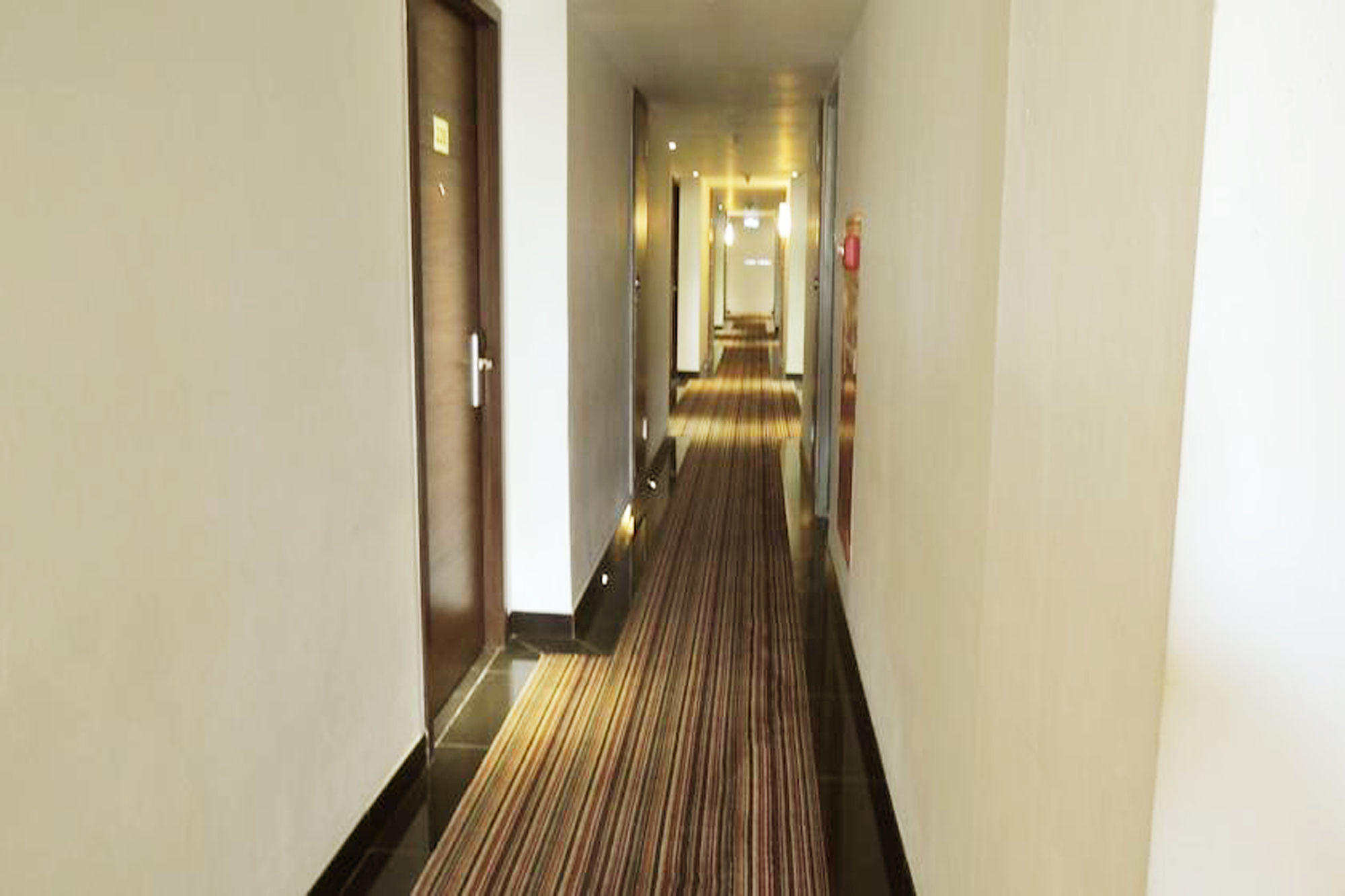 Отель Sahid Mutiara Karawaci Тангеранг Экстерьер фото